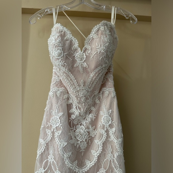 Blush wedding dress Size 2 - Picture 5 of 5